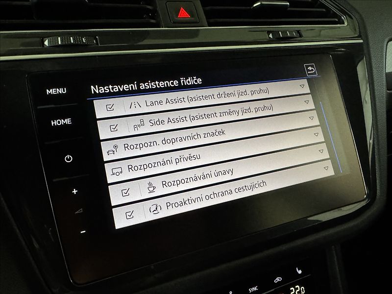 Volkswagen Tiguan 2,0 TDi  DSG Active LED Assist - fotka 27 z 49