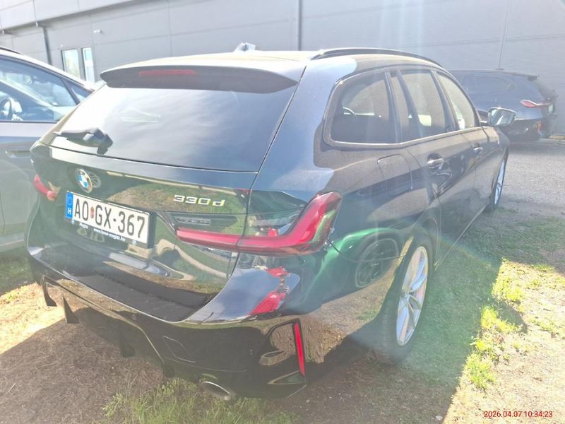 BMW Řada 3 330d xDrive Touring - fotka 5 z 19