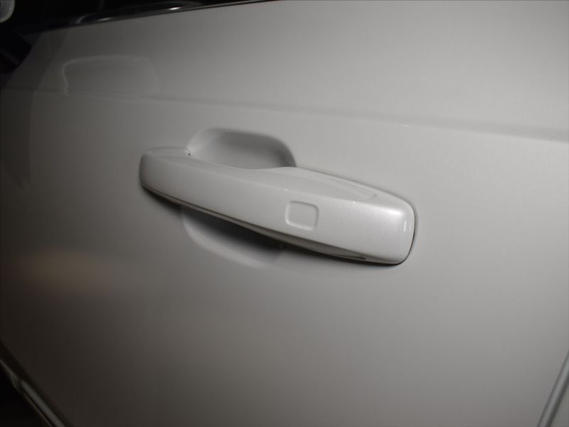 Volvo XC90 2,0 B5 AWD Plus Pano,Ventilace - fotka 24 z 26