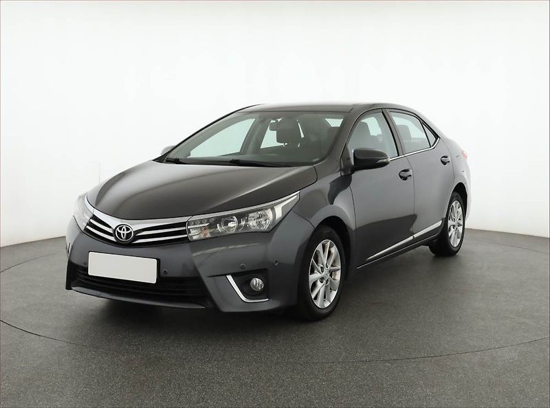 Toyota Corolla (2013) 1.4 D-4D, Park. senzory - fotka 2 z 17