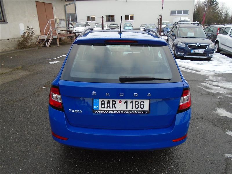 Škoda Fabia 1,0 - fotka 3 z 26
