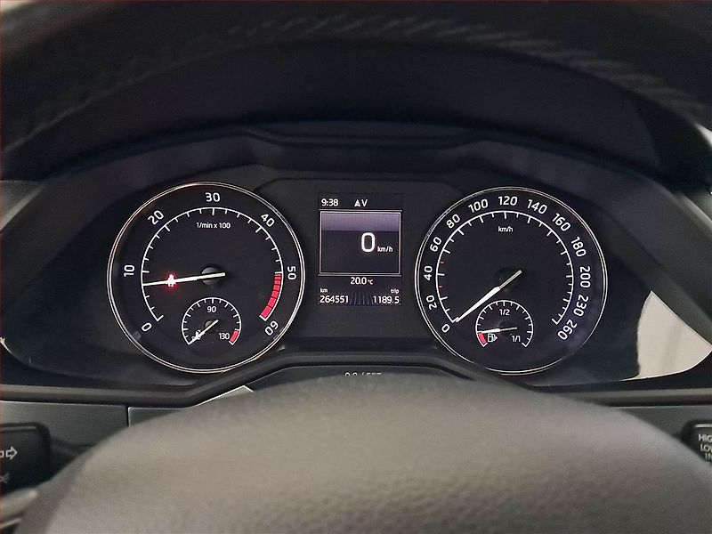 Škoda Superb (2017) Ambition 1.6 TDI, Navi - fotka 11 z 17