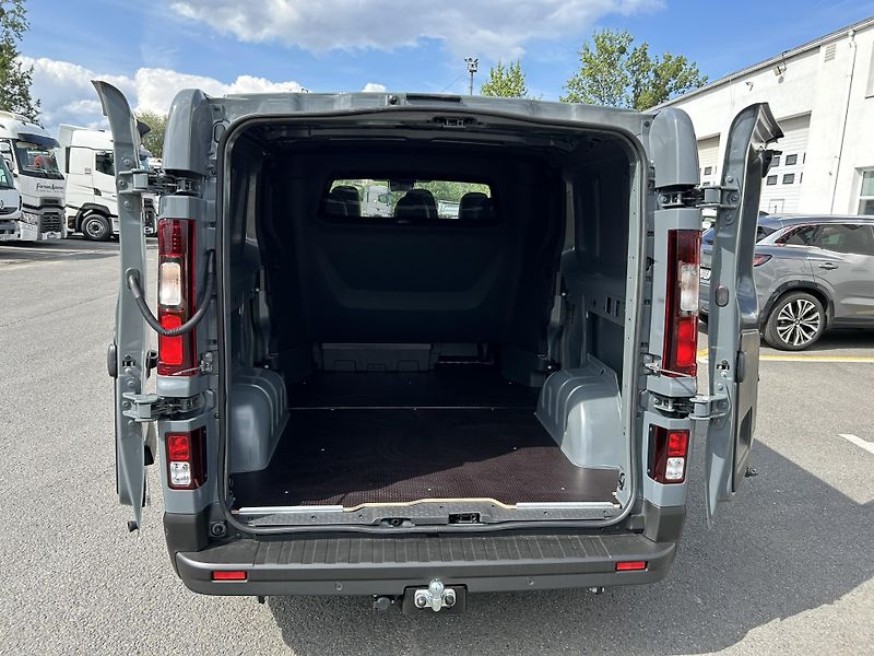 Renault Trafic (2026) CREW VAN L2H1 150k RED 6 míst - fotka 9 z 43