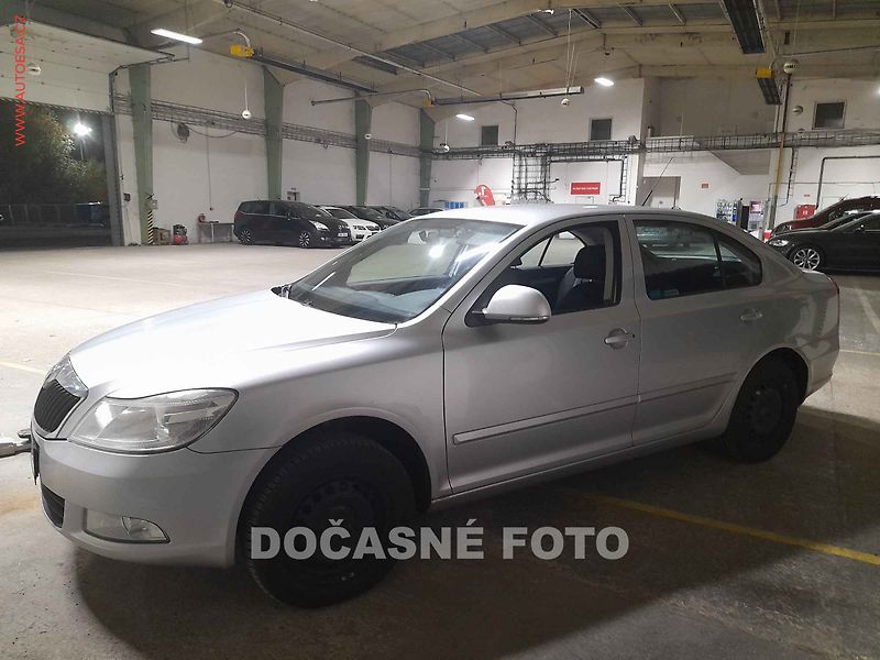 Škoda Octavia (2011) 1.6, ČR, servis.kniha, AC - fotka 1 z 3