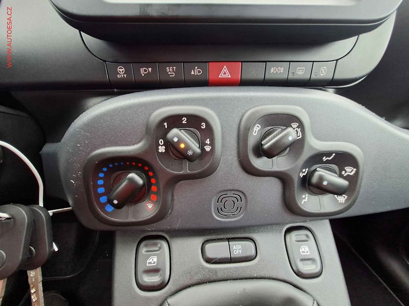 Fiat Panda (2024) 1.0i, AC, park.asist - fotka 16 z 16