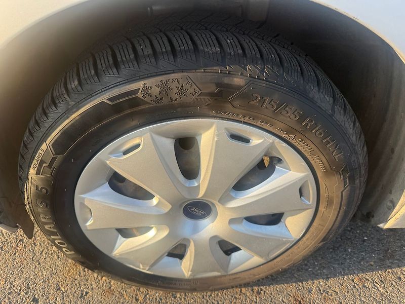 Ford Mondeo 2,0 TDI KOMBI TAŽNÉ 2X KOLA - fotka 13 z 13