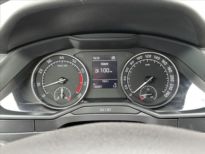 Škoda Superb 1,4 TSI 110KW ČR. - fotka 11 z 24