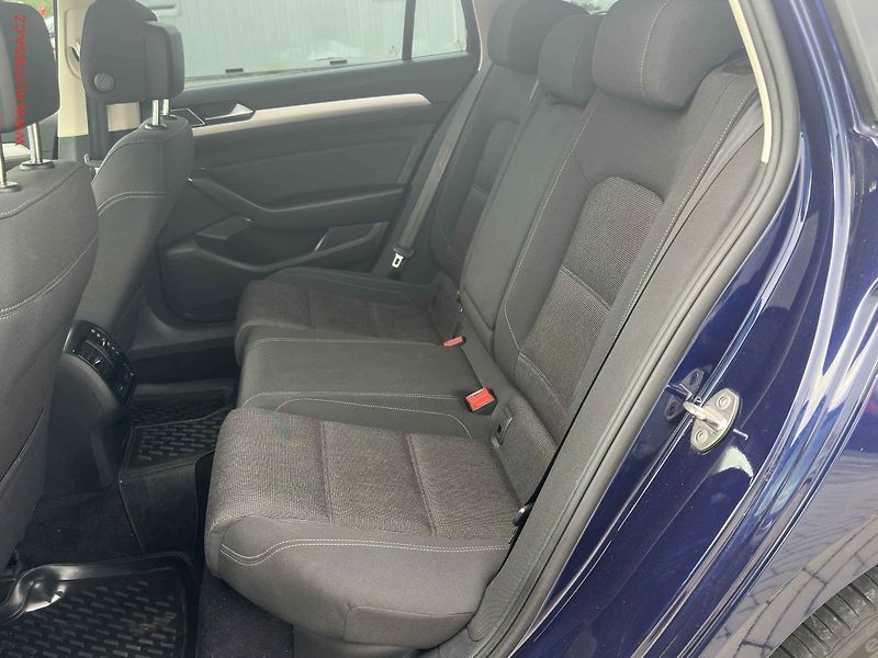 Volkswagen Passat (2019) 2.0 TDi, 2.maj, DSG, navi. - fotka 10 z 26