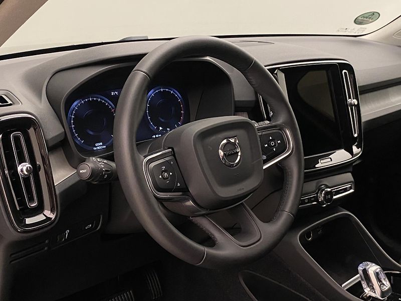 Volvo XC40 B4 AWD INSCRIPTION AUT CZ - fotka 18 z 42