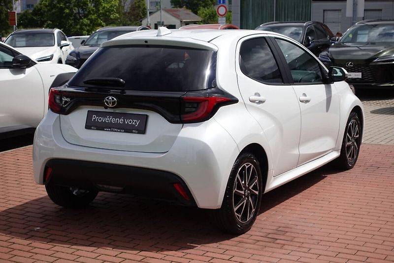 Toyota Yaris 1.5TNGA 125 - 1 CVT  Comfort T - fotka 4 z 28