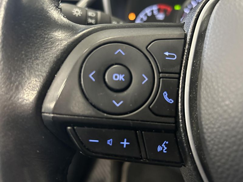 Toyota Corolla (2023) 1.8 Hybrid AT LED Kamera - fotka 15 z 26