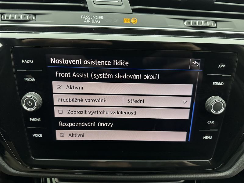 Volkswagen Touran 1,4 DSG KAMERA TAŽNÉ 1.MAJ ČR - fotka 19 z 38