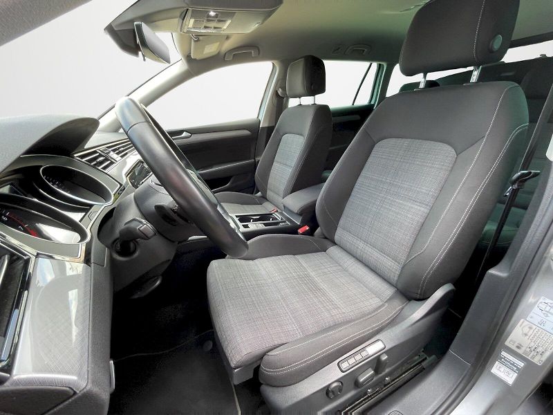 Volkswagen Passat (2021) 1.5 TSI 110 kW DSG Business - fotka 22 z 34