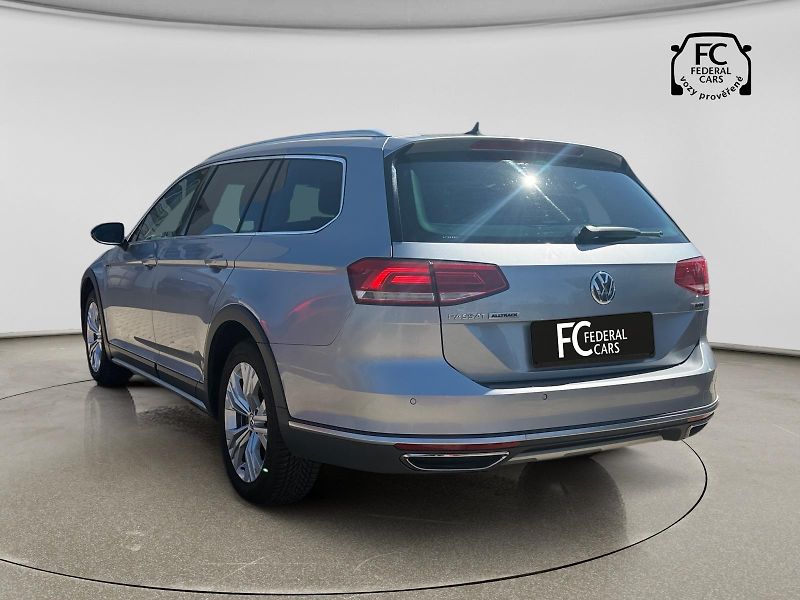 Volkswagen Passat 140kW 4Motion DSG Alltrack - fotka 3 z 31