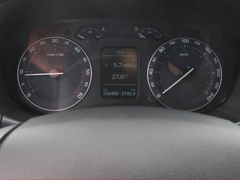 Škoda Octavia (2007) Laurin&Klement 2.0 TDI, 4X4 - fotka 11 z 14