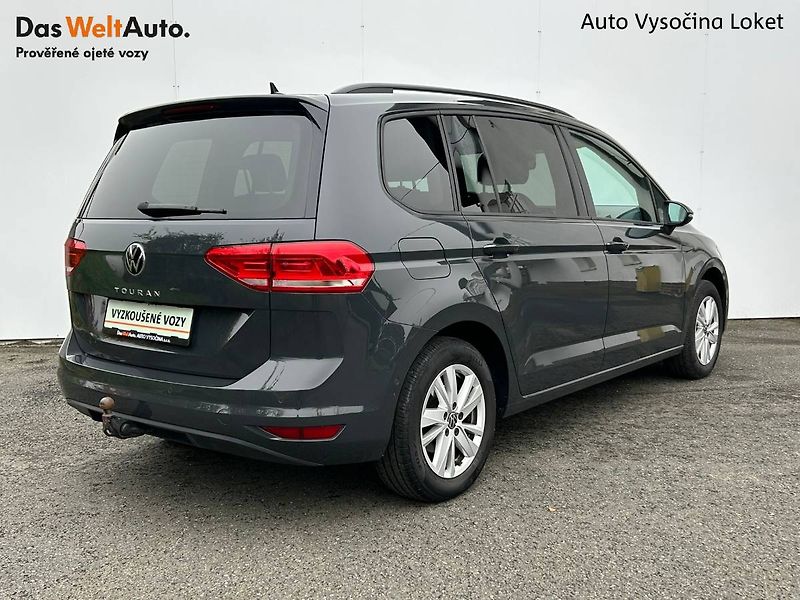 Volkswagen Touran (2022) 1.5 TSI 110kW DSG tažné - fotka 2 z 33