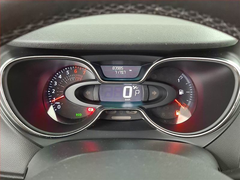 Renault Captur (2017) 1.2 TCe, Automat, Serv.kniha - fotka 11 z 17