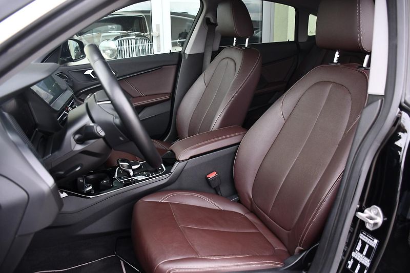 BMW Řada 2 218d NAVI LED REZERVACE - fotka 14 z 39
