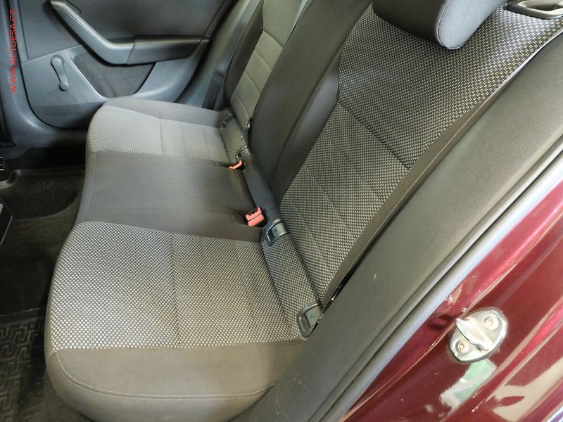 Škoda Octavia (2014) 1.6 TDI, ČR, servis.kniha - fotka 10 z 21
