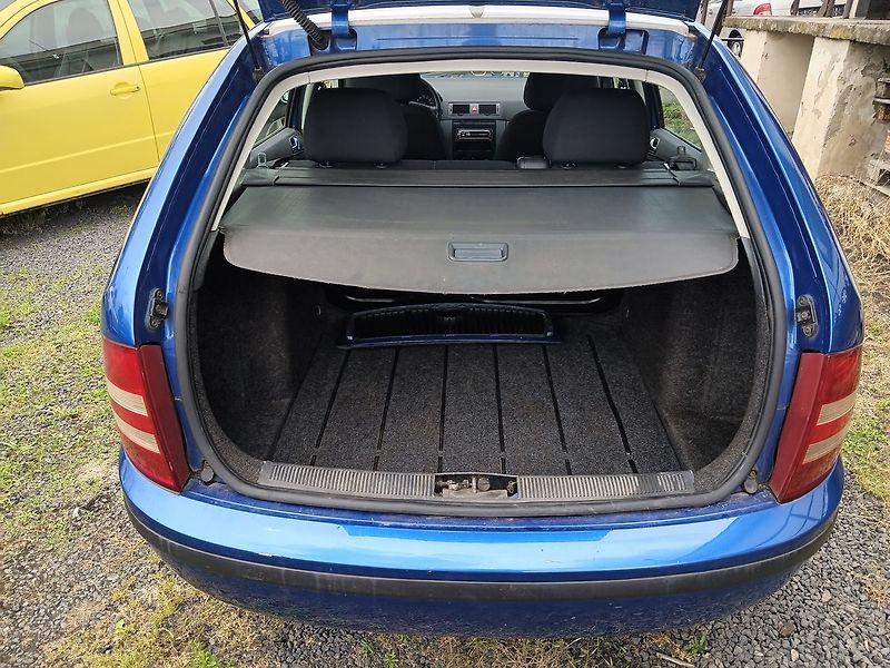 Škoda Fabia 1.4 MPI Combi Classic - fotka 15 z 17