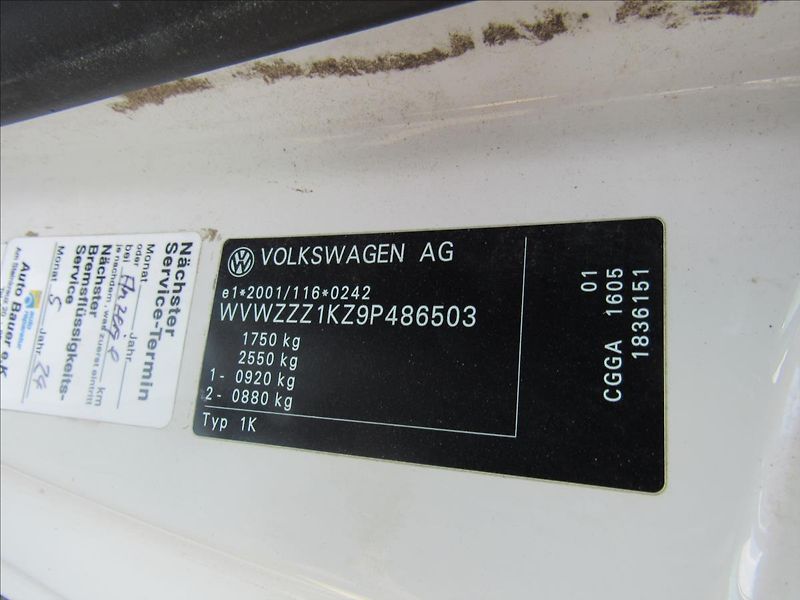 Volkswagen Golf 1,4 i 59kW - fotka 24 z 29