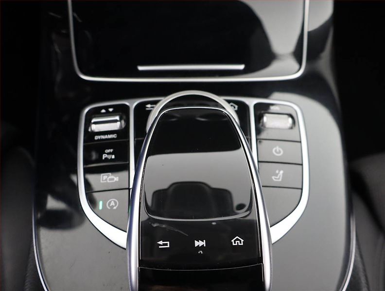 Mercedes-Benz Třídy E (2019) E 220 d - fotka 21 z 26