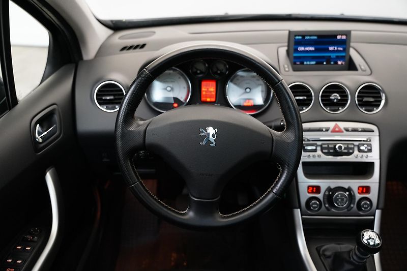 Peugeot 308 - fotka 14 z 23