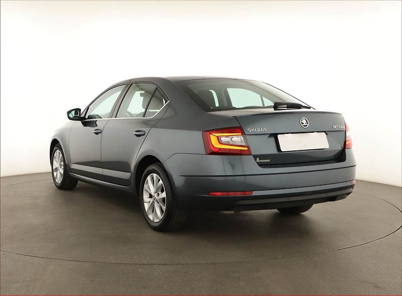 Škoda Octavia (2019) Style 1.5 TSI, ČR,1.maj - fotka 4 z 13
