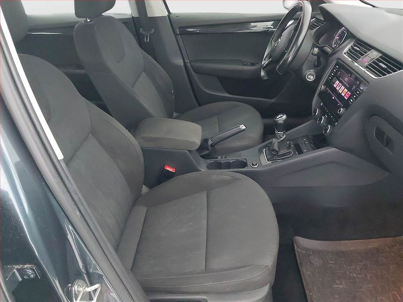 Škoda Octavia (2017) Style 1.4 TSI, Tempomat - fotka 9 z 20