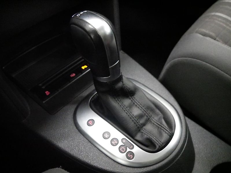 Volkswagen Touran - fotka 23 z 26