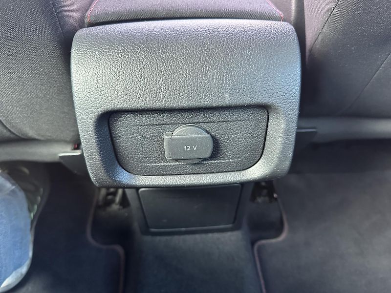 Volkswagen Sharan (2017) 2.0 TDi Sound 110 Kw - fotka 25 z 35
