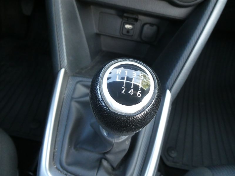 Mazda CX-3 2,0 Skyactiv-G120 Revolution - fotka 27 z 37