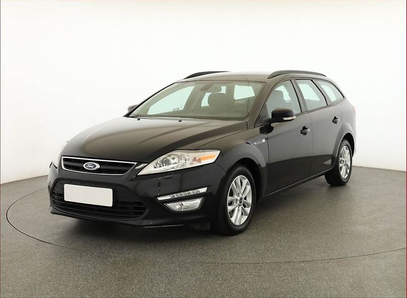 Ford Mondeo (2013) 2.0 TDCi, Xenony, Tempomat - fotka 2 z 17