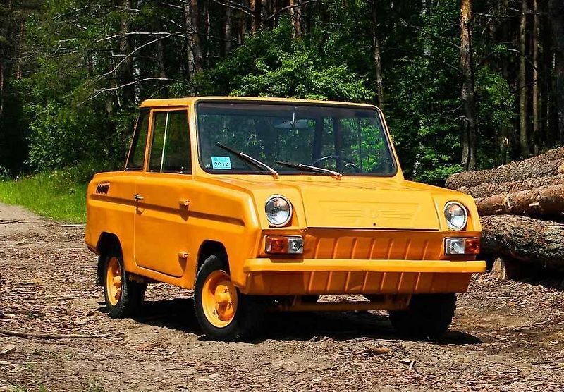 SMZ S-3A poháněl slabý dvoutaktní motor z motocyklu.