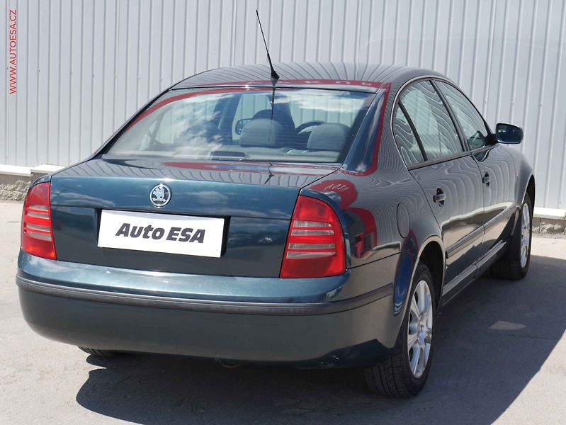 Škoda Superb (2003) 1.9 TDi, ČR, AC, zmk.řazení - fotka 4 z 14