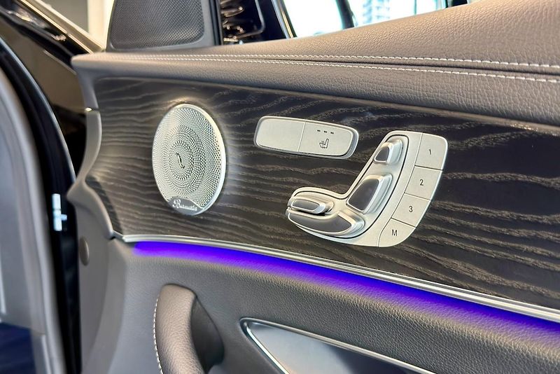 Mercedes-Benz Třídy E (2020) E 220d 4Matic AMG Line - fotka 28 z 112