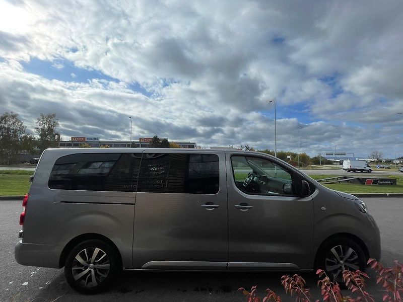 Toyota ProAce Verso 2.0D L2 177HP A/T Business 9 C - fotka 26 z 27