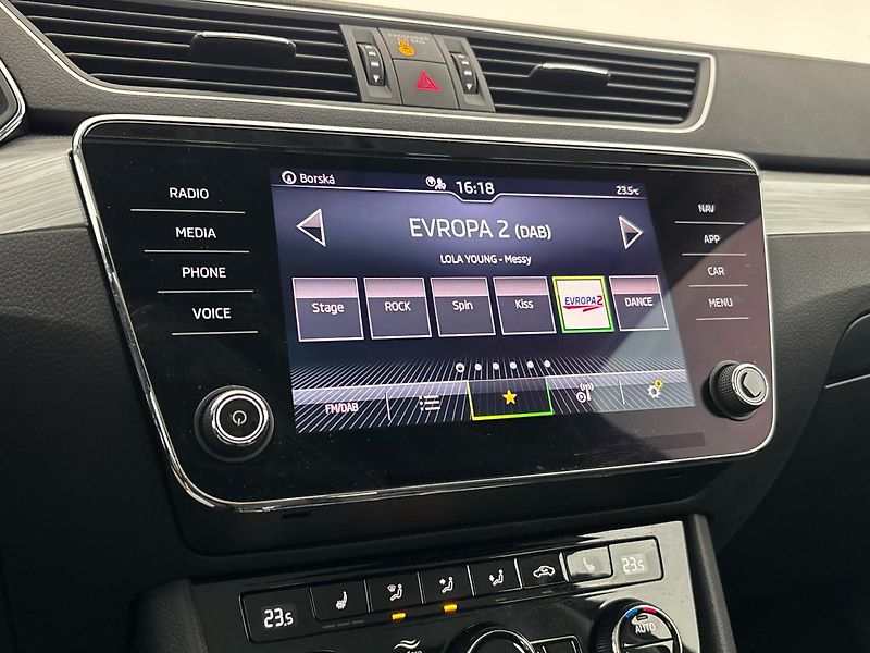 Škoda Superb Ambition DSG - fotka 12 z 28
