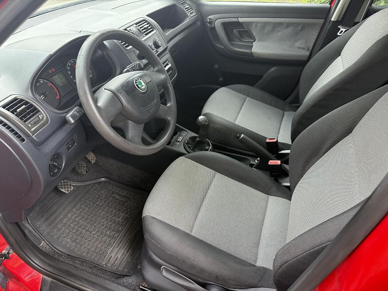 Škoda Fabia 1,2HTP Klimatizace - fotka 8 z 19