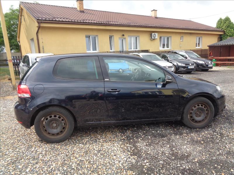 Volkswagen Golf (2011) 1,2 - fotka 10 z 19