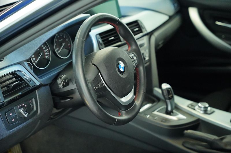 BMW Řada 3 - fotka 11 z 25