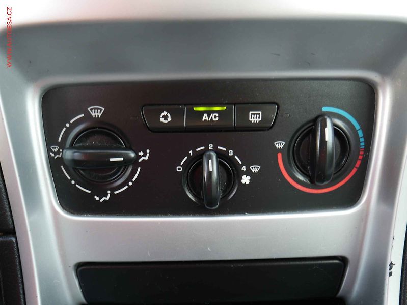 Peugeot 307 (2006) 1.6 HDI, AC, tažné - fotka 16 z 16