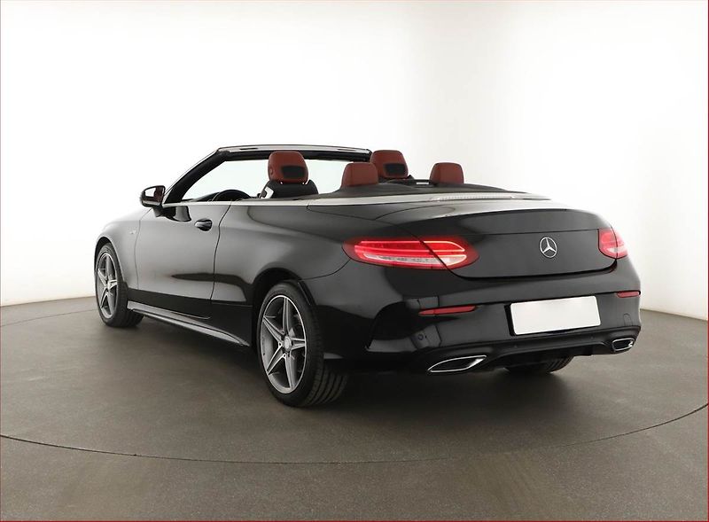 Mercedes-Benz Třídy C (2018) C 220 d 4MATIC - fotka 4 z 31