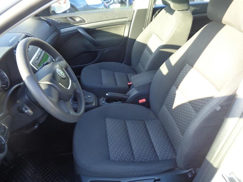 Škoda Octavia 2,0 TDI - fotka 11 z 12