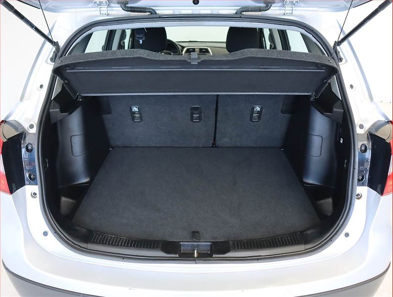 Suzuki SX4 S-Cross (2019) GL 1.0 BoosterJet, Serv.kniha - fotka 14 z 16
