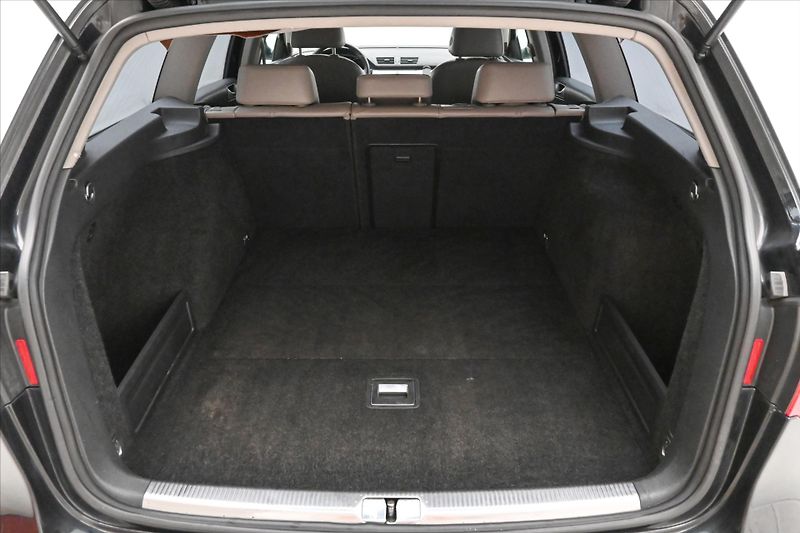 Volkswagen Passat 2,0 103kW NOVÁ STK 4/28 - fotka 10 z 29
