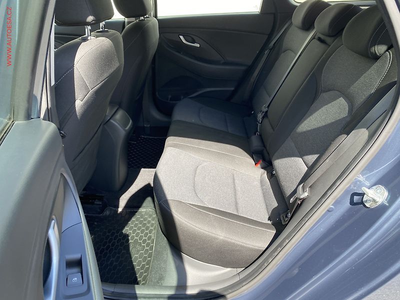 Hyundai i30 (2023) 1.5 T-GDi, ČR, Smart, kamera - fotka 10 z 18