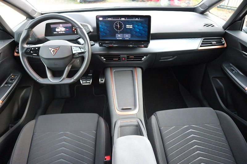 Cupra Born 150kW Kamera Ad.Temp Ambient - fotka 10 z 19