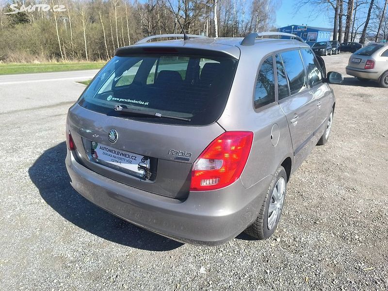 Škoda Fabia 1,4 63KW,95TKM,SERVISKA,PĚKNÁ - fotka 4 z 32