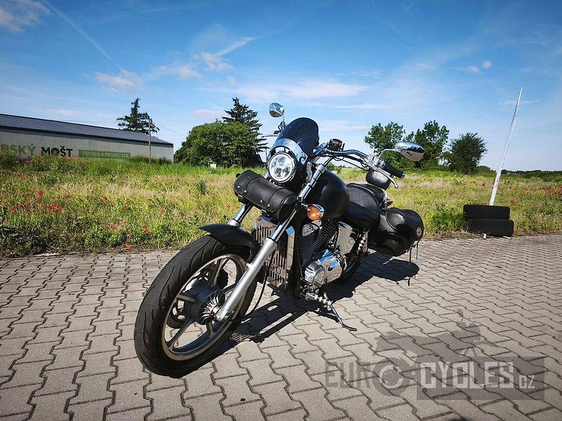 Honda VT 1100 C Shadow (2001) - fotka 3 z 11